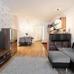 Sunrise Summit Apartment