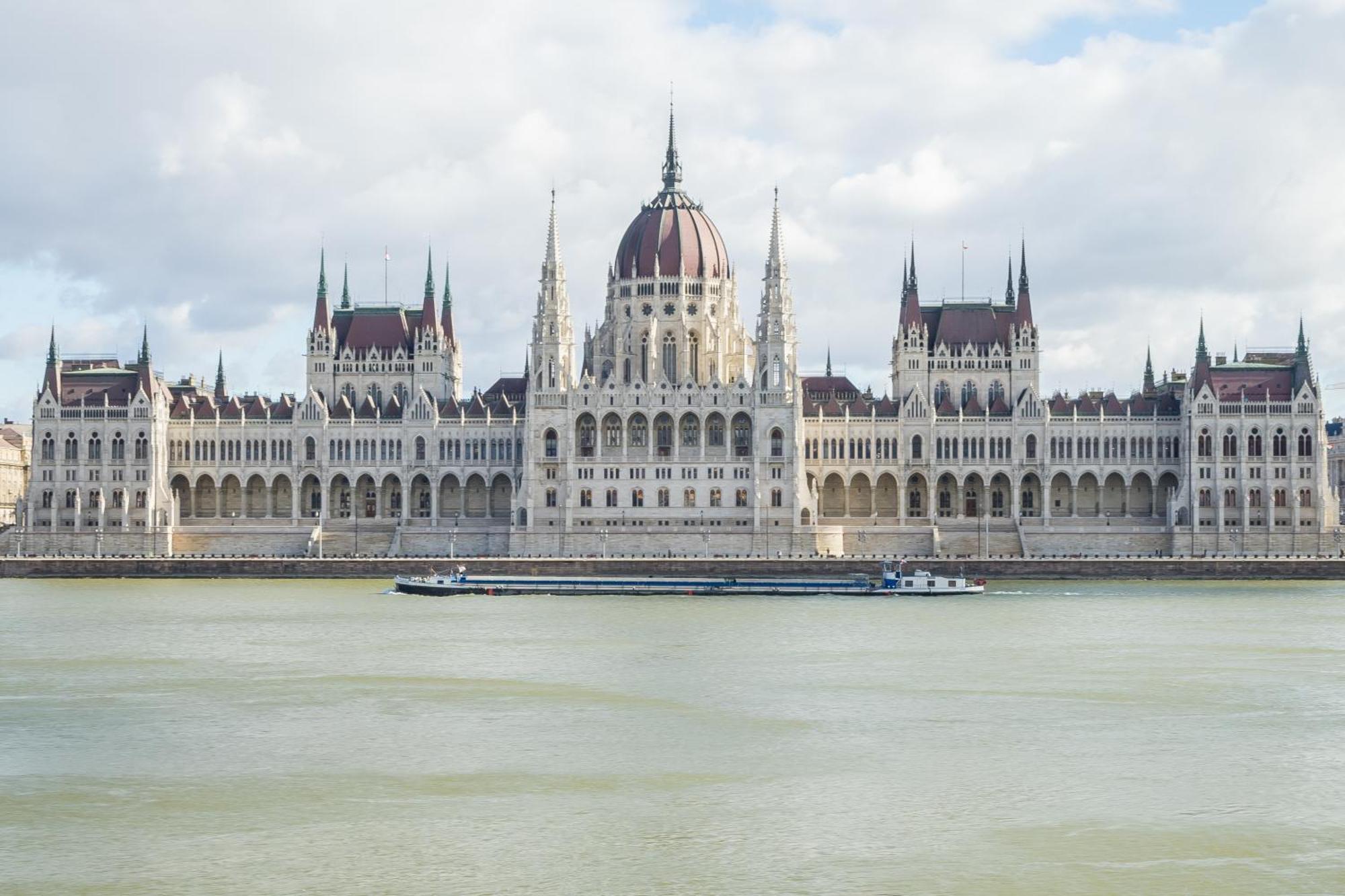 Sunrise Summit Budapest